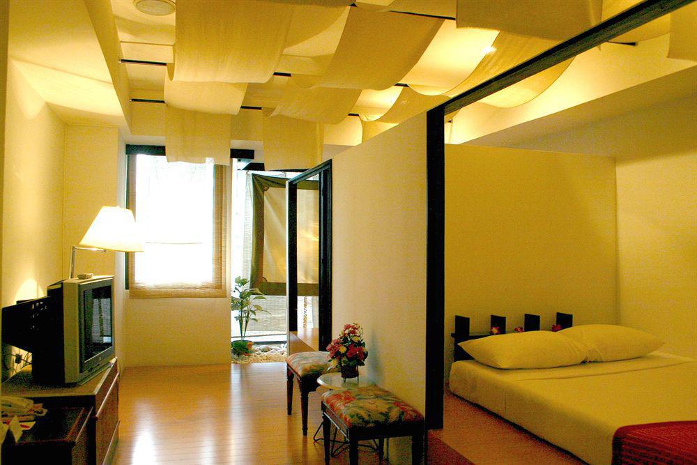 Tai Pan Hotel - Sha Plus Certified Bangkok Exterior foto